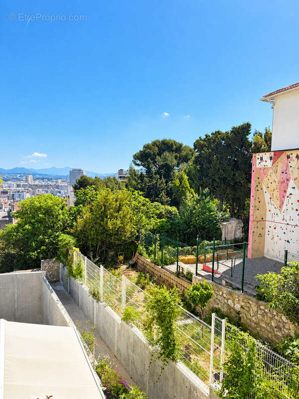 Appartement à MARSEILLE-6E