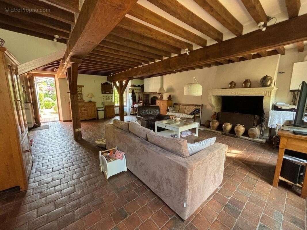 Maison 205 m² à La Ferte-Loupiere  - photo 7