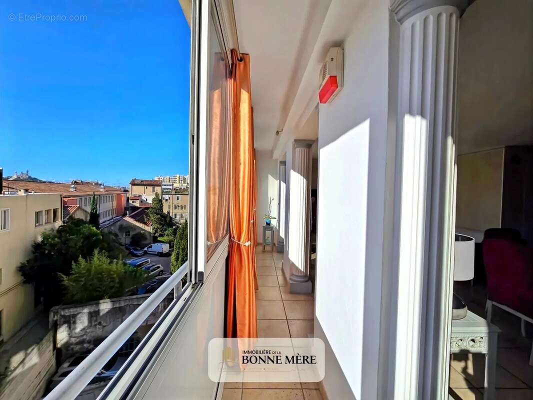 Appartement à MARSEILLE-1E