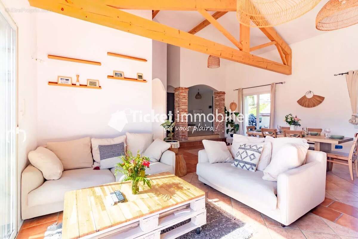 Maison à MONDONVILLE