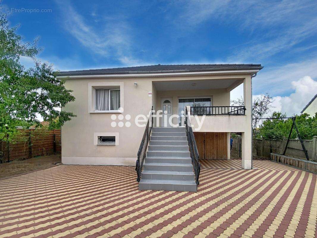 Maison 135 m² à Villemandeur  - photo 21