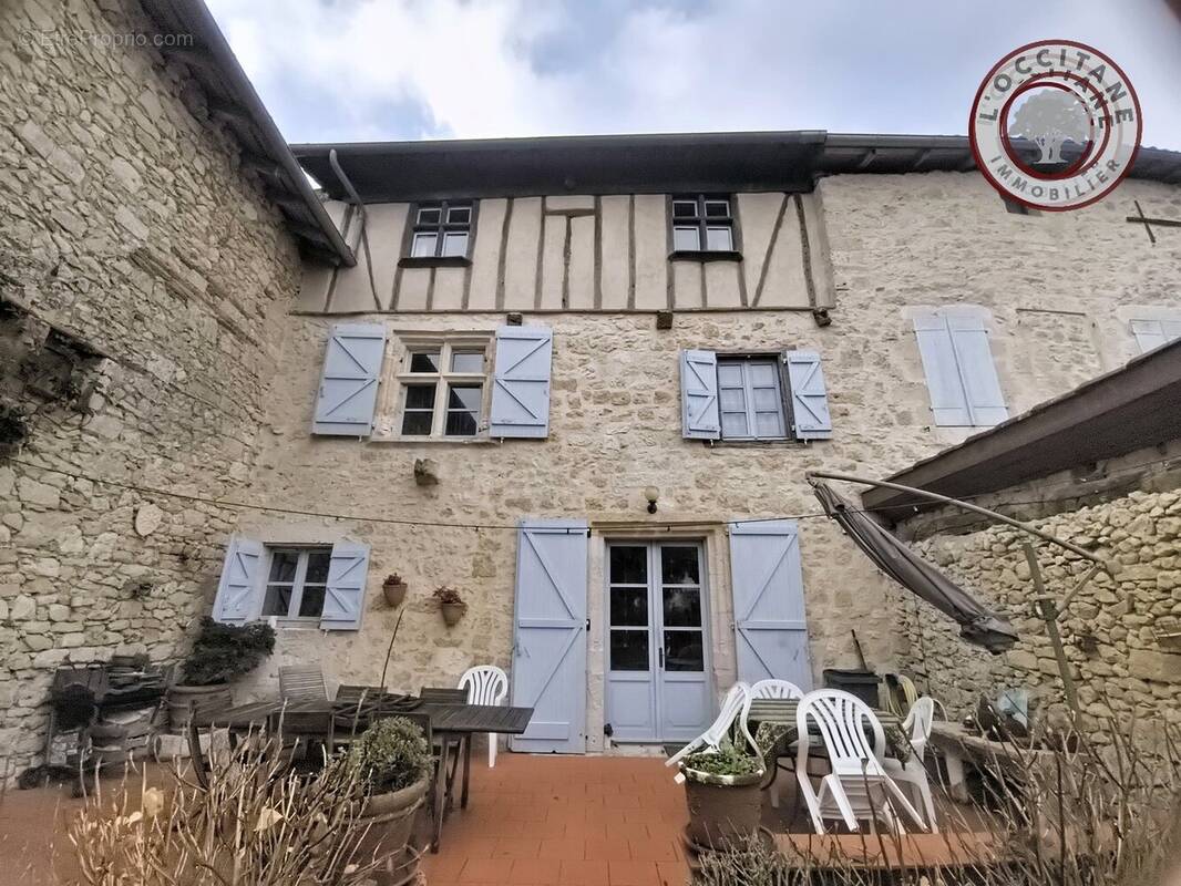 Maison à MAUVEZIN