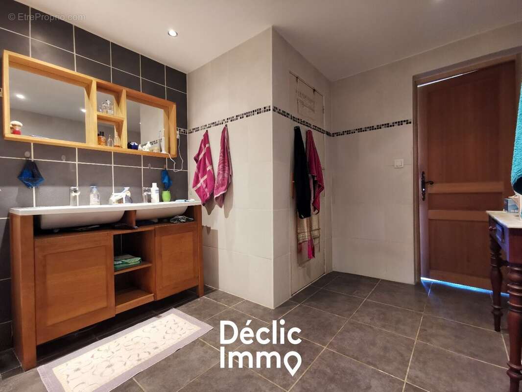 Maison en pierre  149 m²  Le Vanneau-Irleau  Cur du Marais Poitevin - photo 9