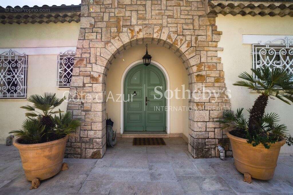 Maison à VALLAURIS