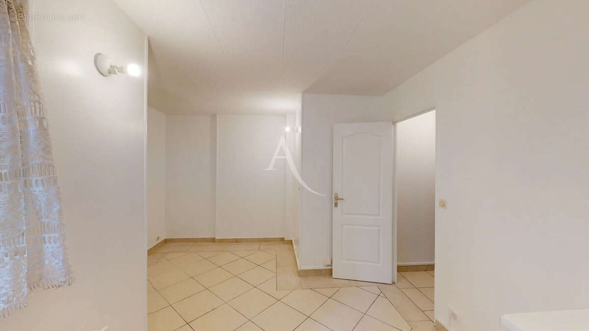 Appartement à CHILLY-MAZARIN