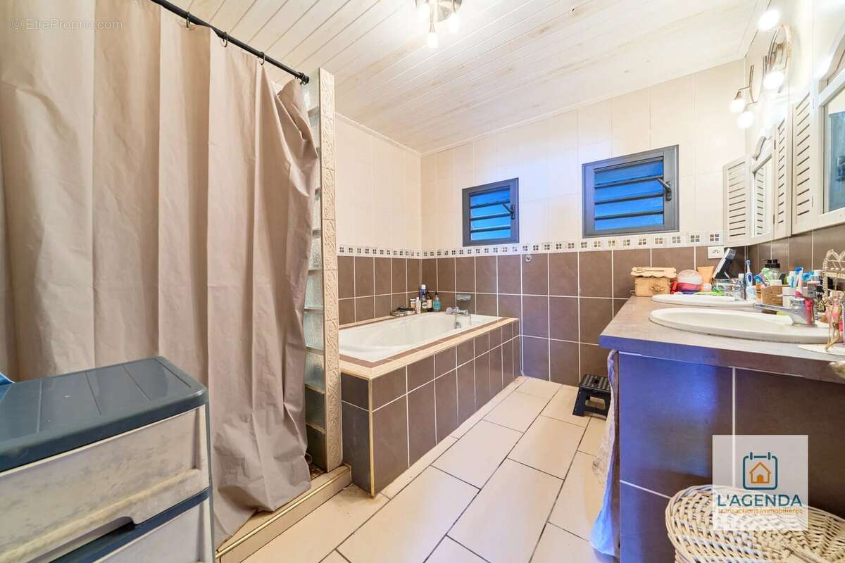 Maison à SAINT-JOSEPH