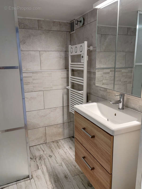 Appartement à LA GARDE-FREINET