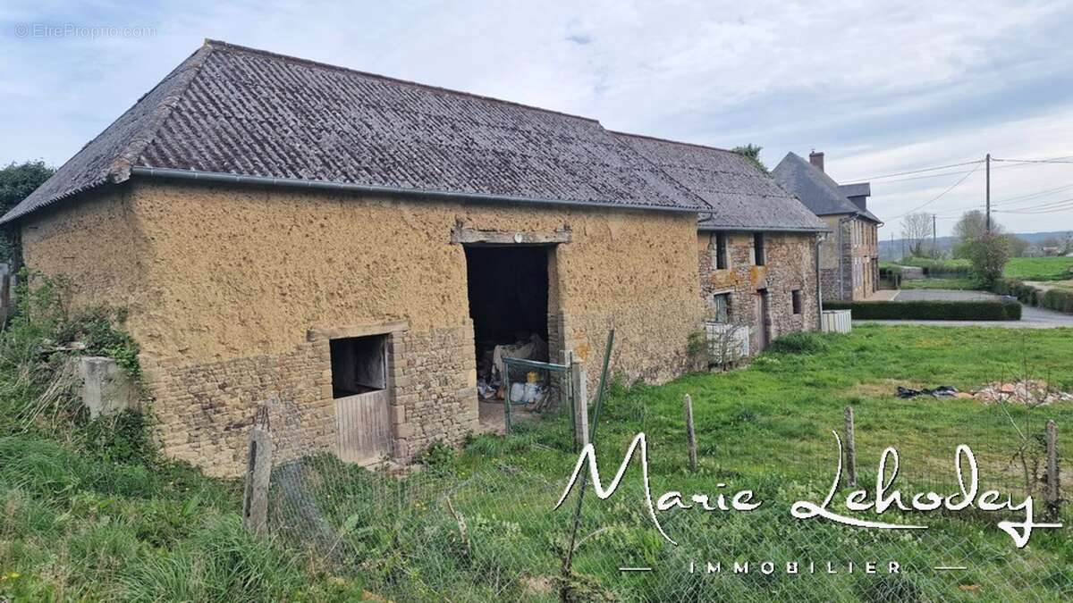 Terrain à NOTRE-DAME-DE-CENILLY