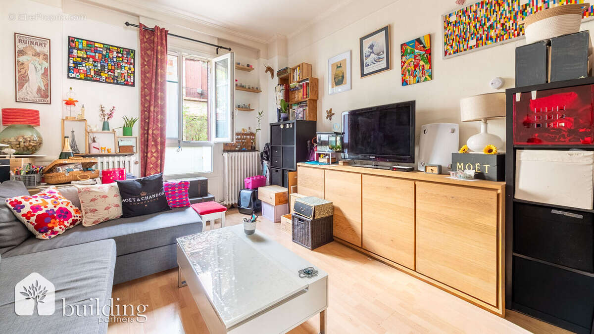 Appartement à COURBEVOIE