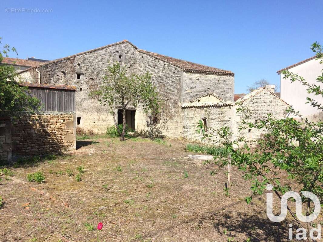 Photo 8 - Maison à HIERSAC