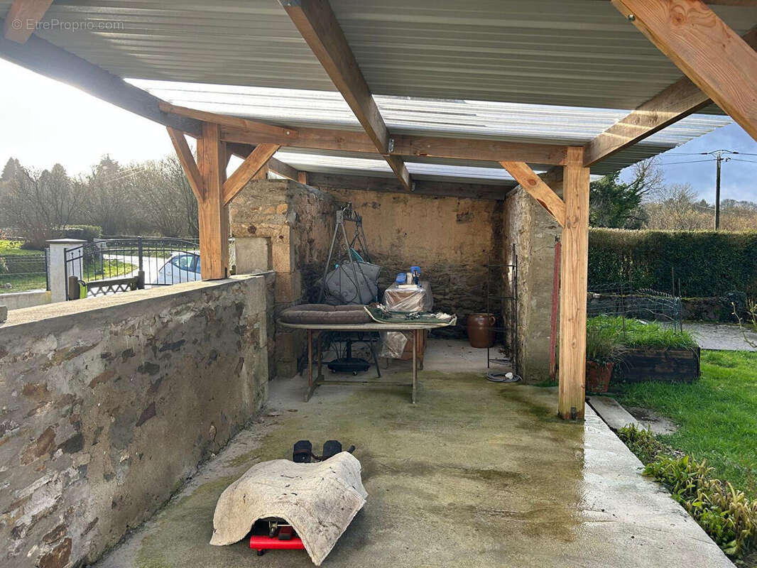 Maison à BELLE-ISLE-EN-TERRE