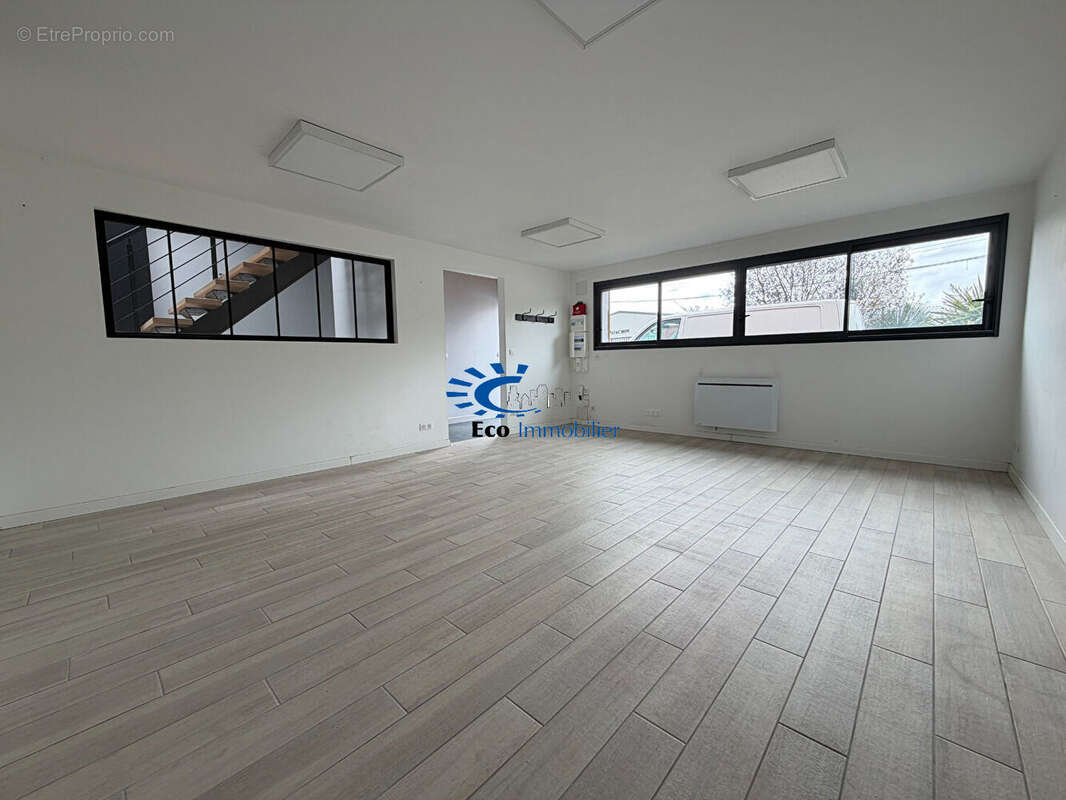 Commerce à SAINT-VIVIEN