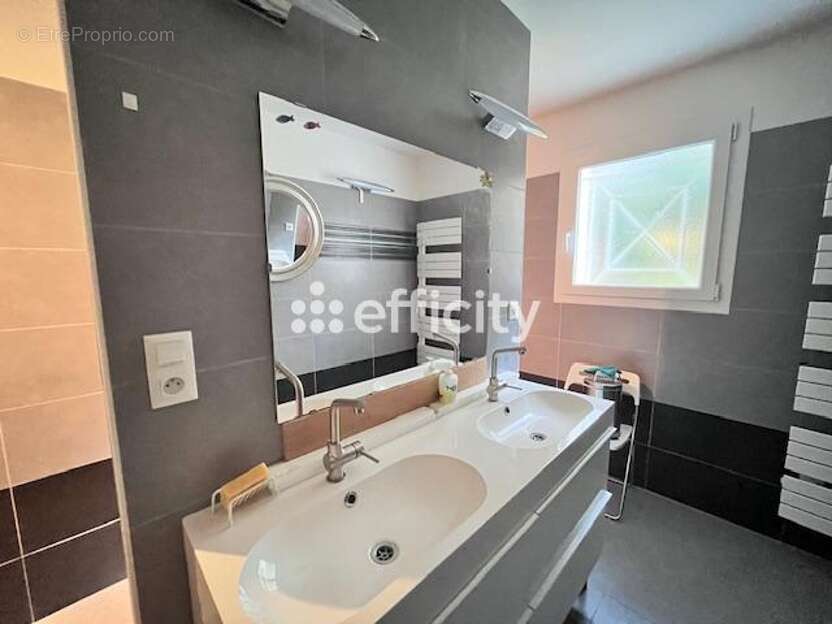 Maison à MESCHERS-SUR-GIRONDE