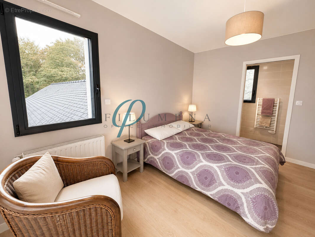 À VENDRE Maison contemporaine de160 m2, Terrain +1500 m2, Calme absolu et vue dégagée, garage. - photo 11