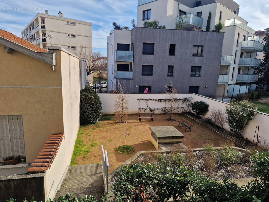 Appartement à LYON-8E