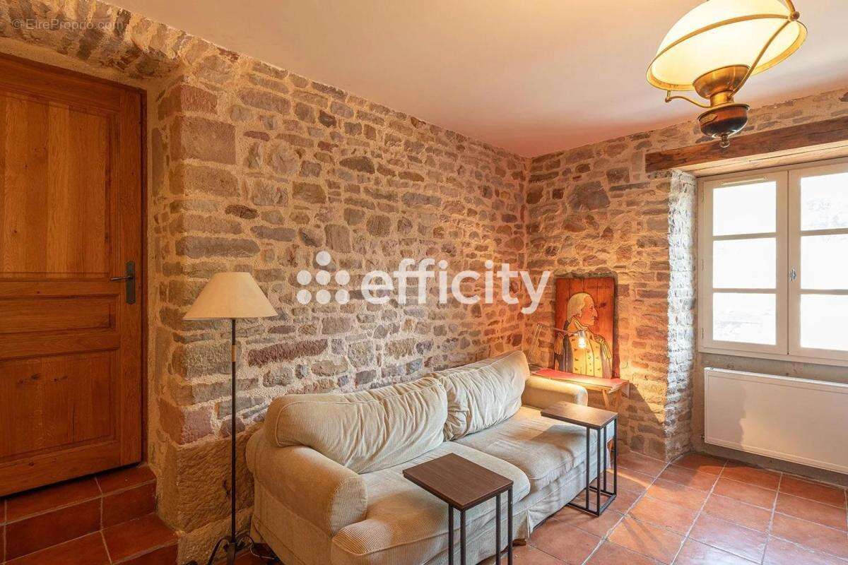Maison 678 m² à Saint-Marcel-Campes  - photo 12