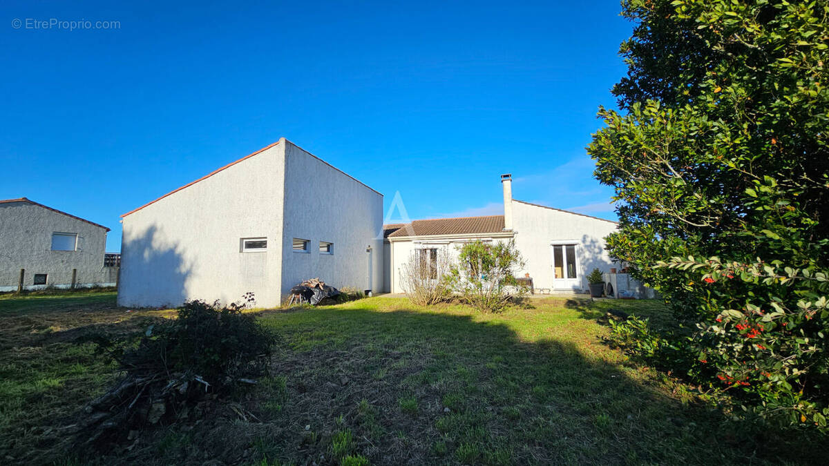 Maison à PORT-DES-BARQUES