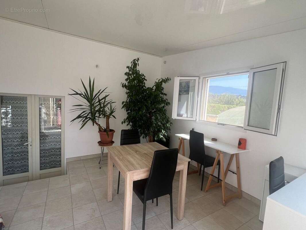 Maison à MODENE