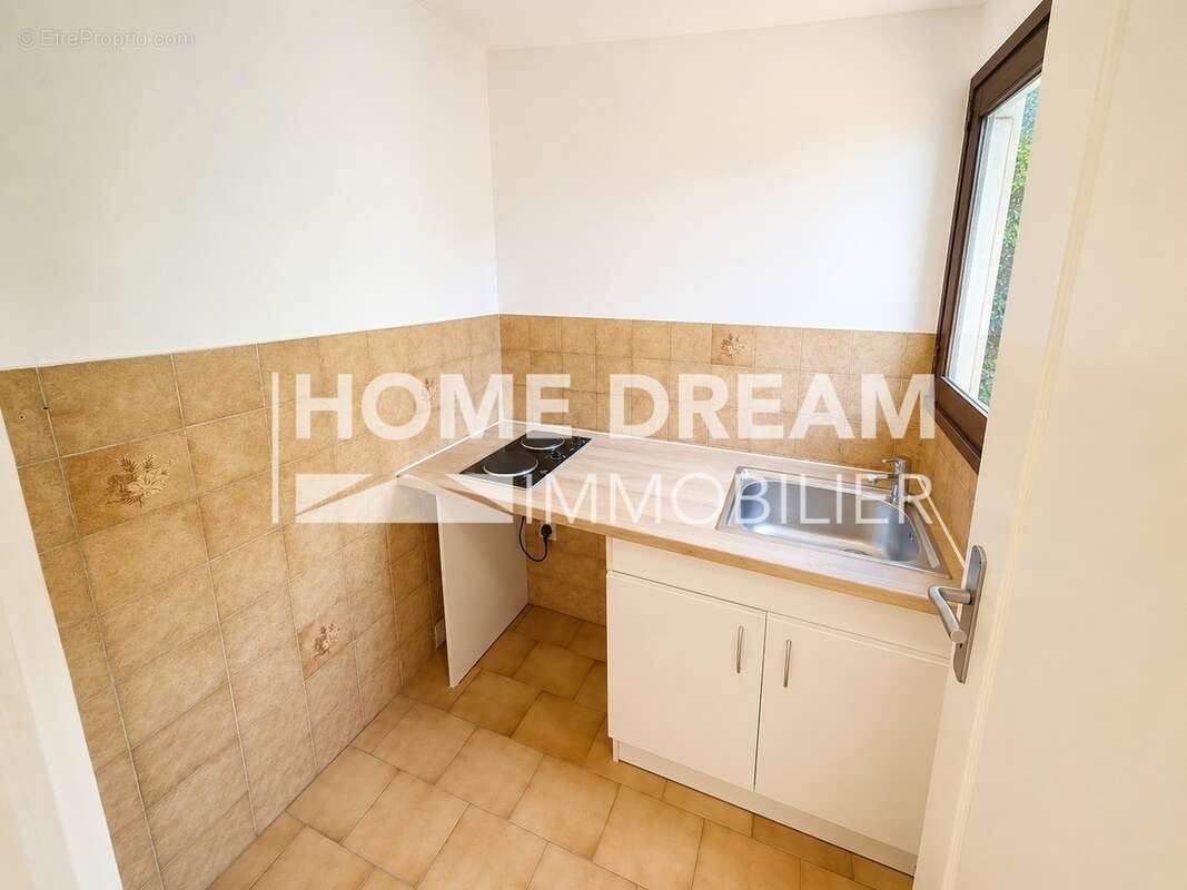 Appartement 23 m² à Six-Fours-Les-Plages  - photo 4