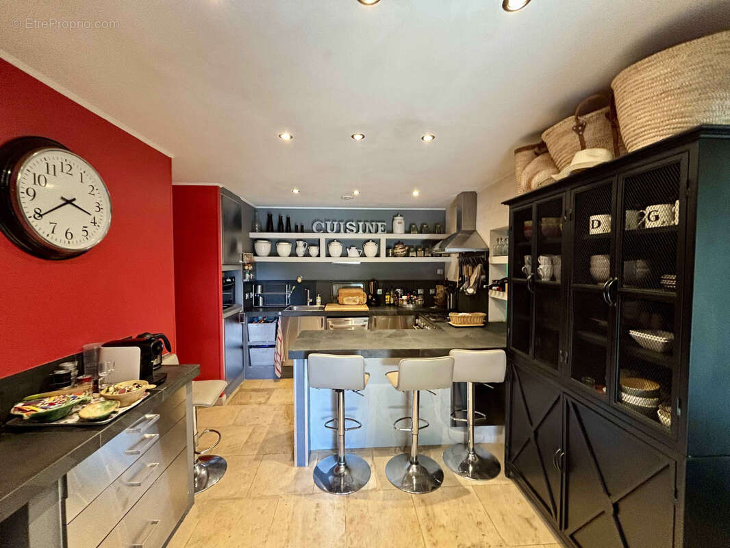 Maison à SAINT-QUENTIN-LA-POTERIE