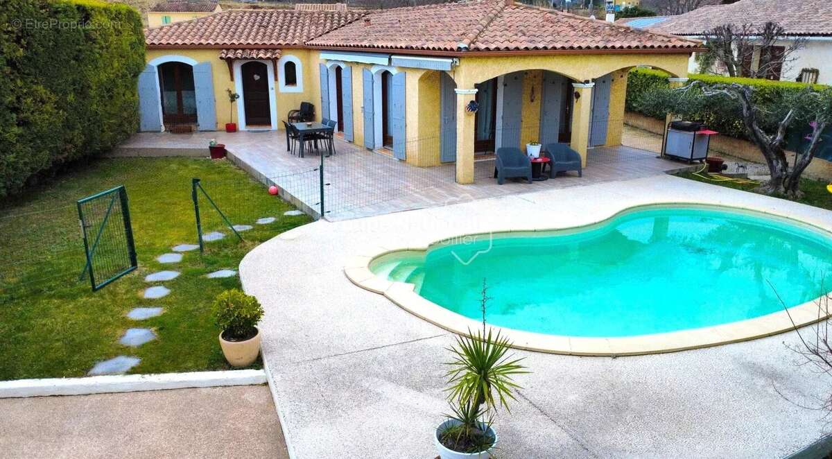 Maison à LES ANGLES