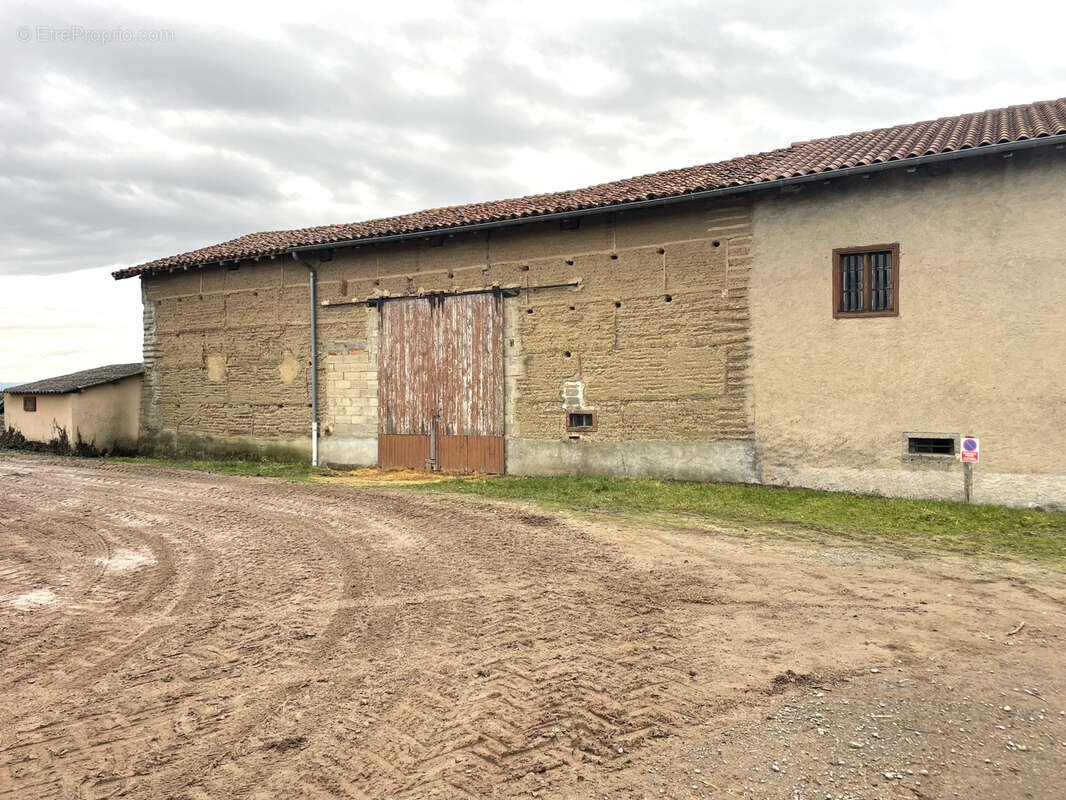 Maison à BUSSY-ALBIEUX
