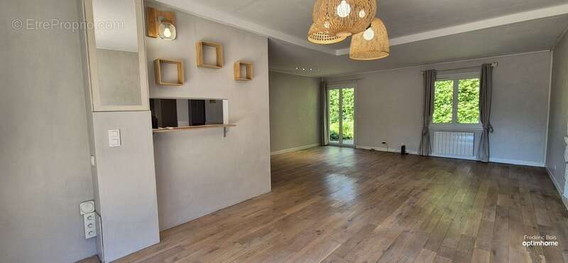 Maison à SAINT-JULIEN-SUR-VEYLE