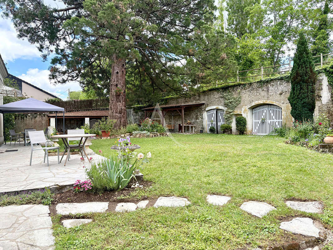 Maison à SAINT-JULIEN-DE-CHEDON