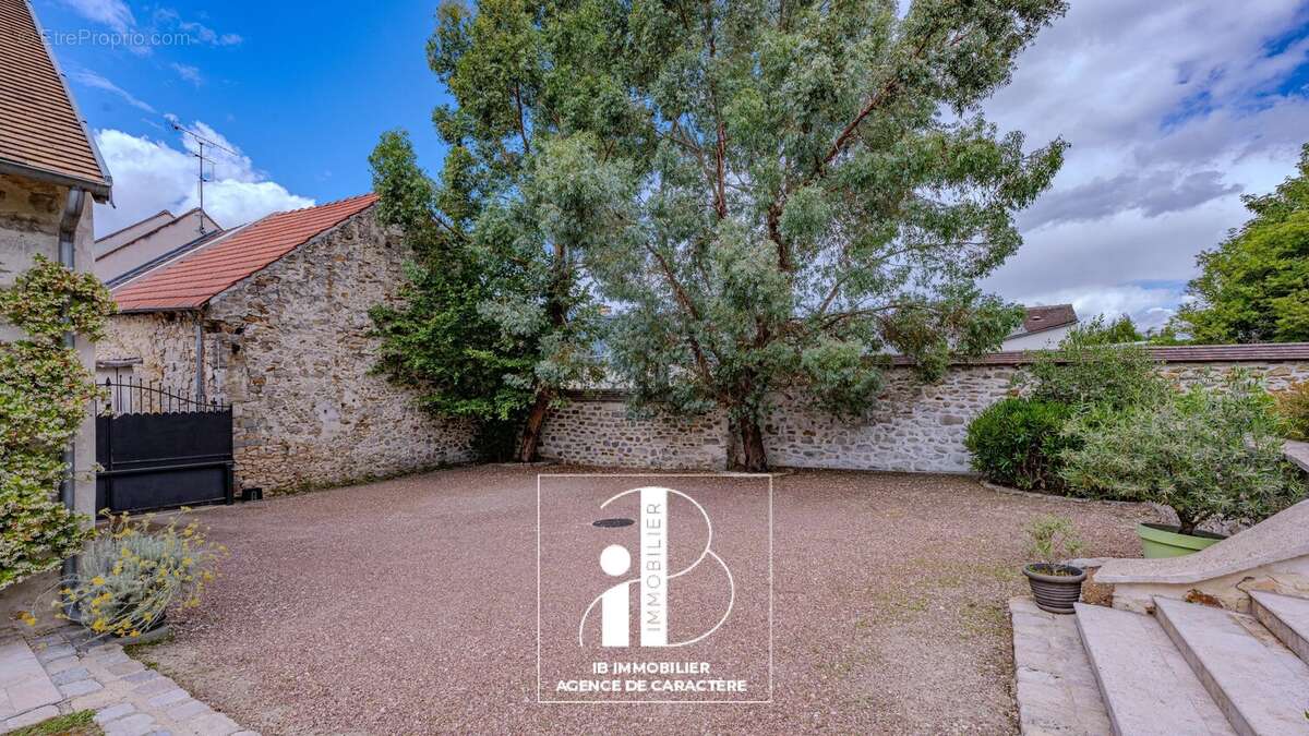 Maison à CHAILLY-EN-BIERE