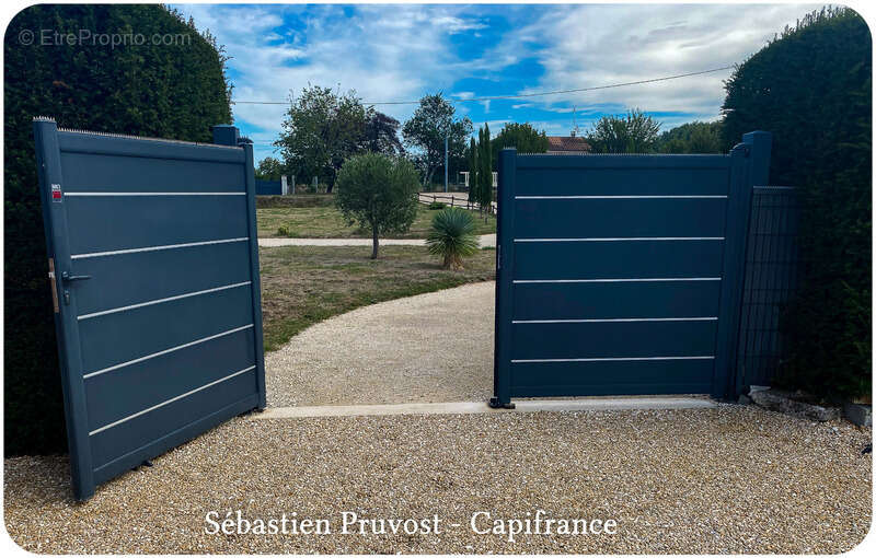 Maison à SAINT-PARDOUX-LA-RIVIERE