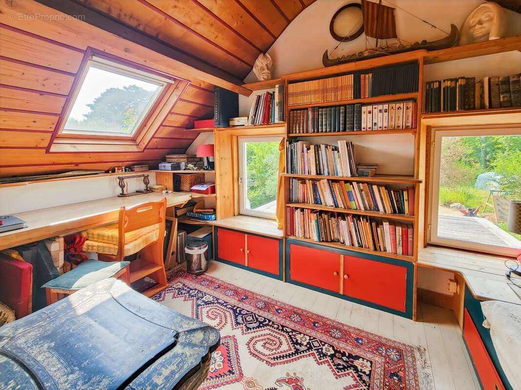 ILE DE GROIX - Domaine 9600m2, 2 habitations. Maison de154m2 sortie d'un livre d'aventure! - photo 6