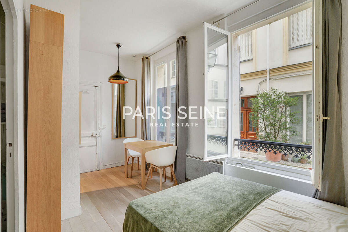 Appartement à PARIS-6E