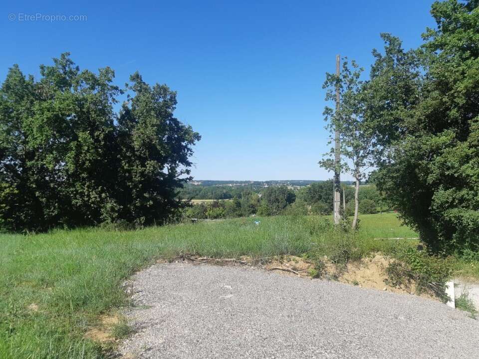 Terrain à SAINT-SAUVEUR