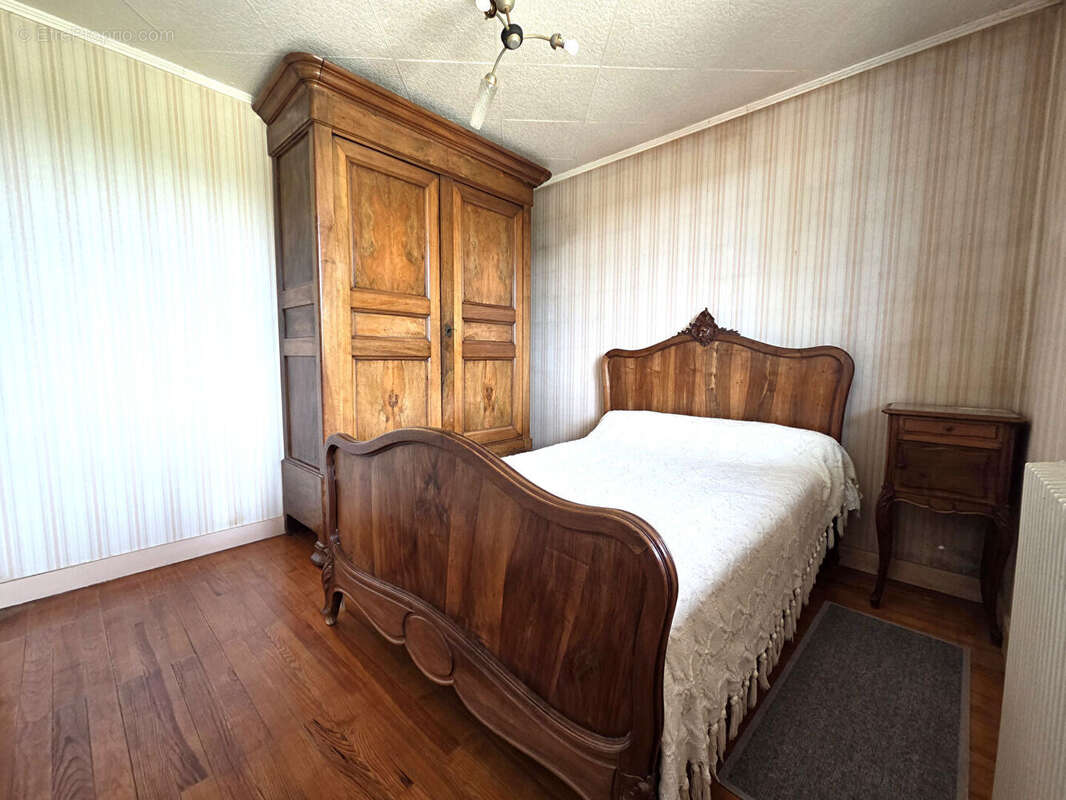 Maison individuelle de 75m²  à rénover - Terrain de 1 750 m² - Grenier aménageable - À 3 min de Bletterans - photo 9
