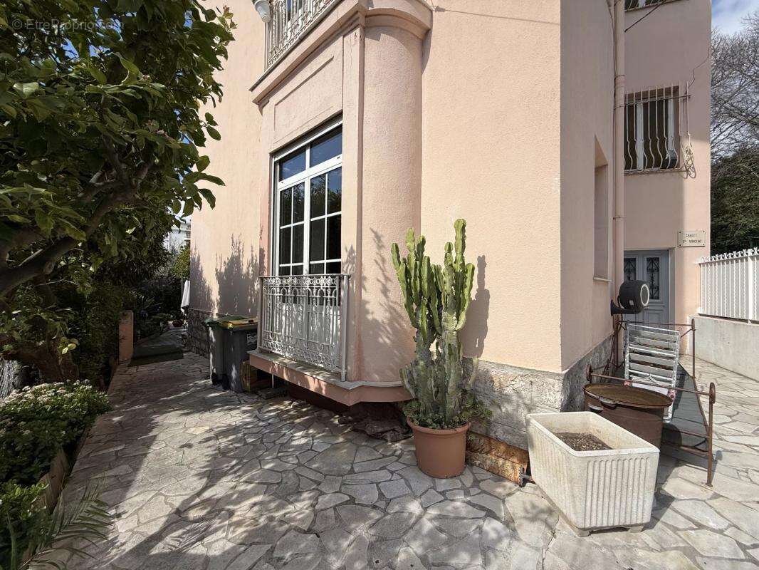 Nice Cimiez : Propriété de 435m² comprenant 6 appartements - photo 7