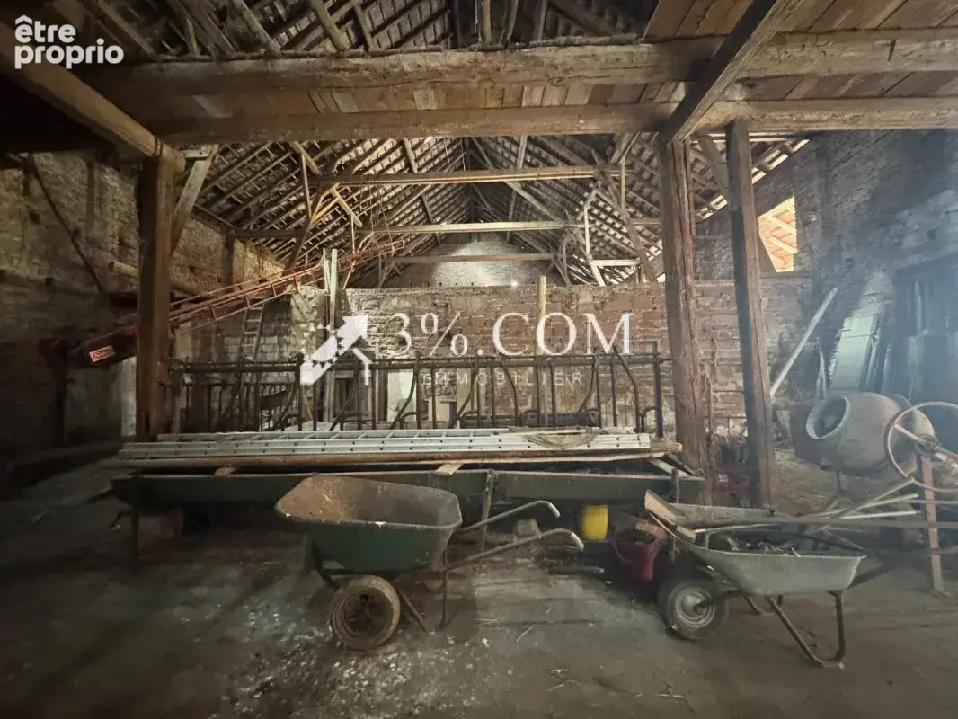 3%COM Corps de ferme avec dépendances sur 22 ares - photo 10