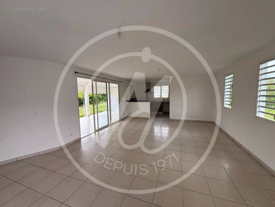 Maison à PETIT-BOURG