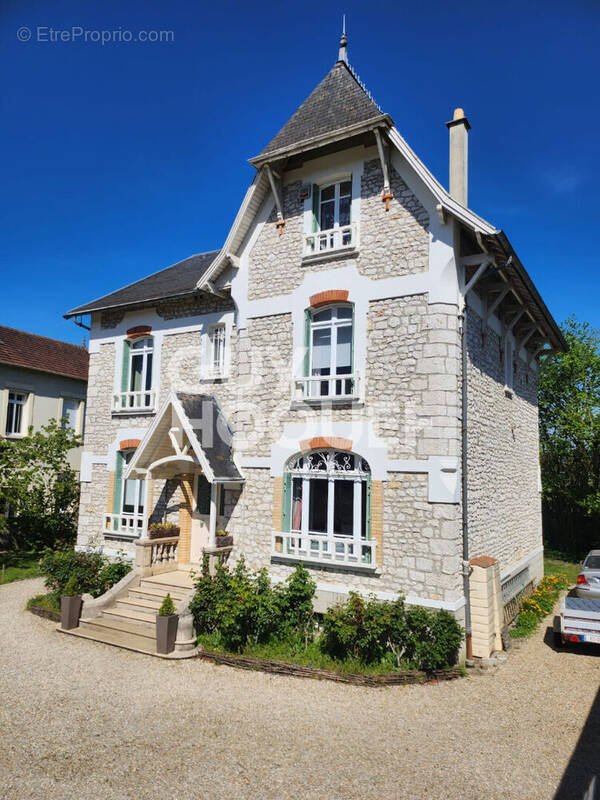 Maison à LONGUEVILLE