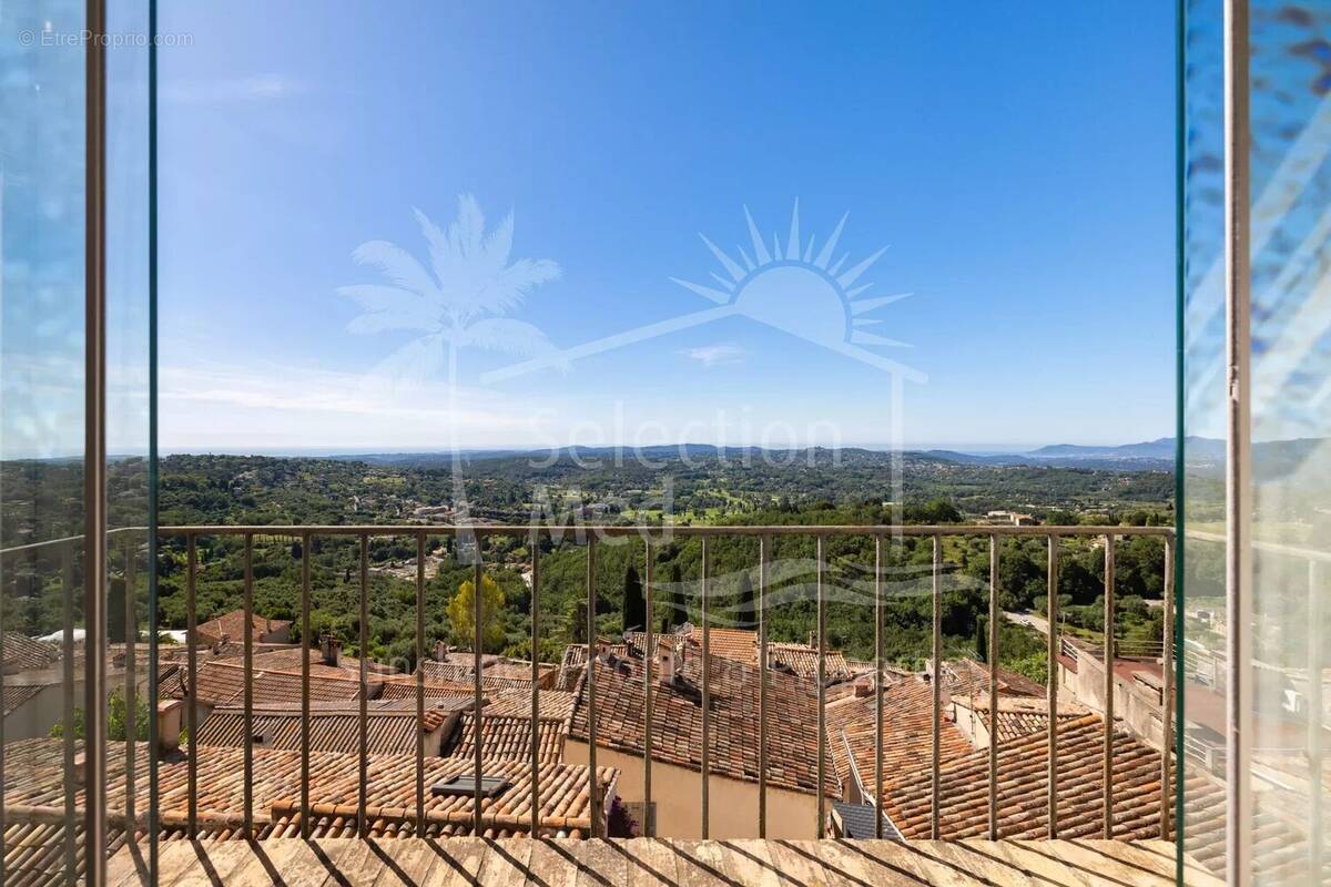 Appartement à CHATEAUNEUF-GRASSE