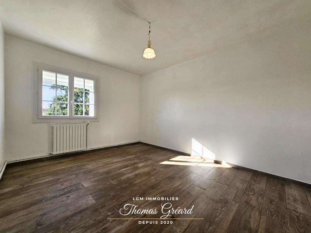 Maison familiale 155 m² – 5 chambres – Vie de plain-pied – Grand terrain clos 6 470 m² – Châteaudun - photo 10