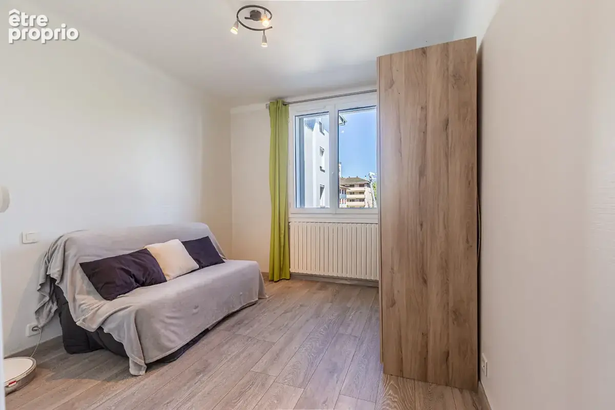 Agence immobiliere laforet - "genièvre" - annecy - appartement t3 de 55.16m² - balcon - grande cave 12m² - grenier 16m² - dpe c  - photo 10