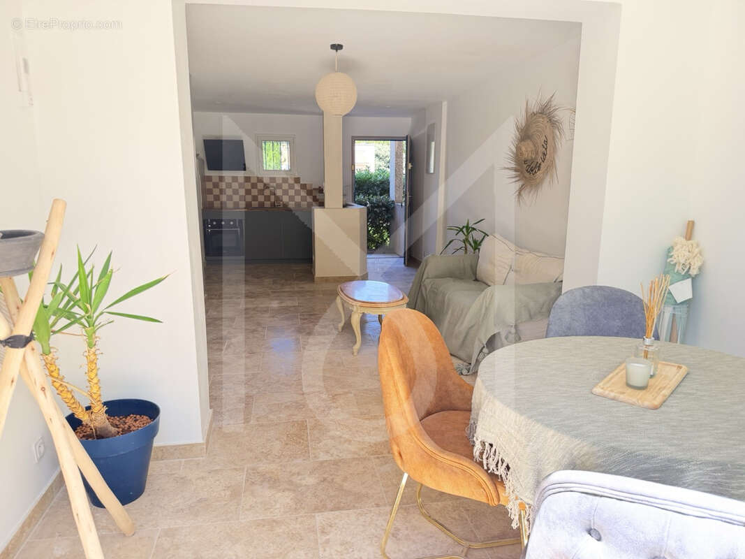 Appartement à SAUSSET-LES-PINS