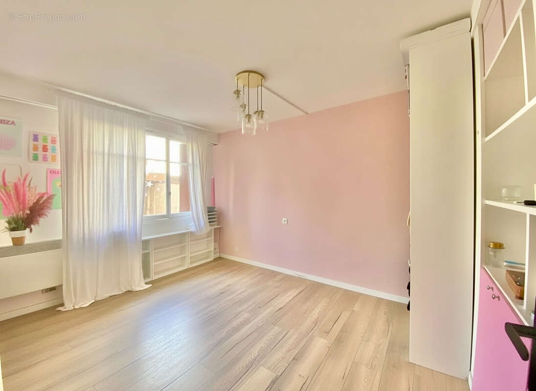 Appartement à MARSEILLE-4E