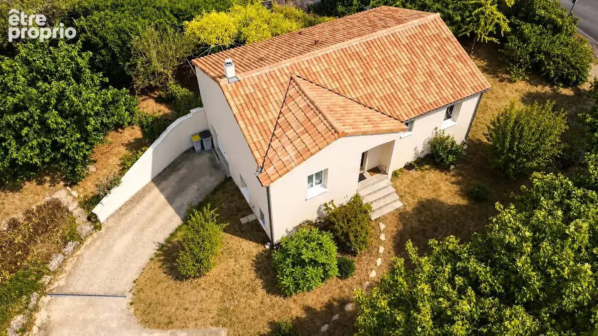 Maison à FONTAINE-LE-COMTE