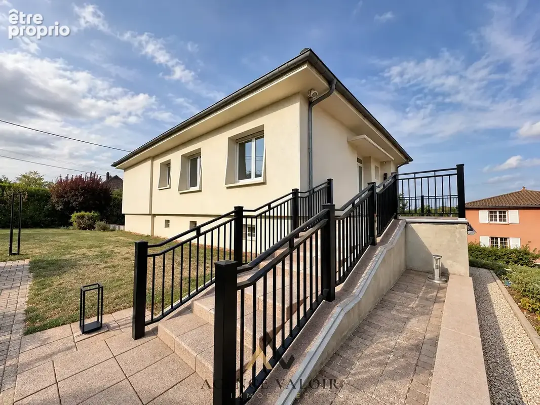 SARREGUEMINES - Maison 6P entièrement rénovée ! - photo 6