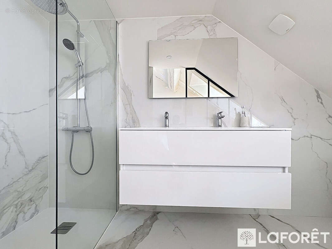 Appartement à PARIS-2E