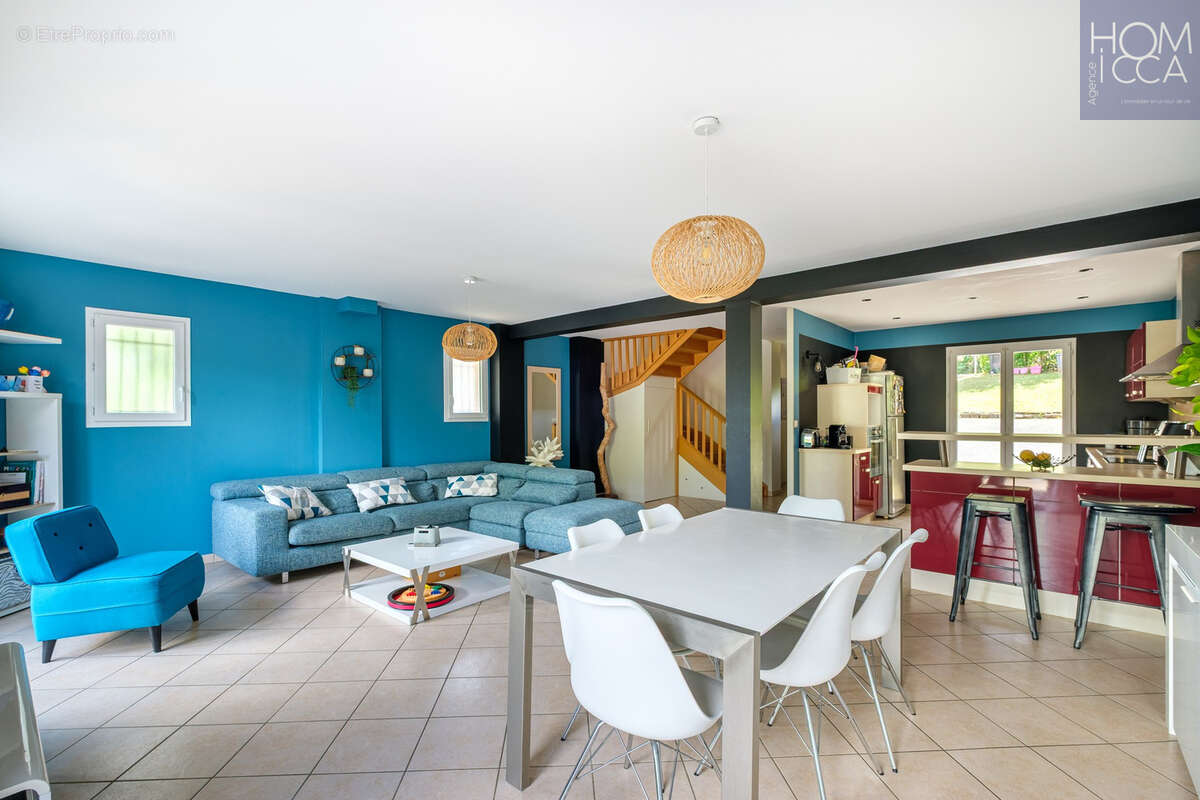 Maison à FLEURIEUX-SUR-L'ARBRESLE