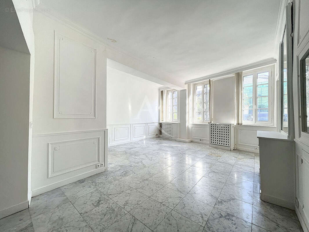 Maison de ville 6 pièces de 102.02 m² - Centre-ville de Saint-Germain-en-Laye - photo 3