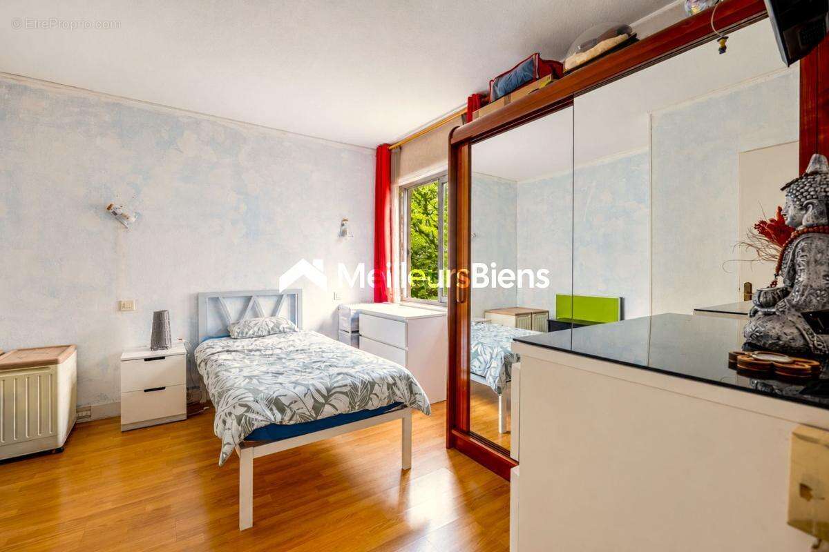 Appartement à FRESNES