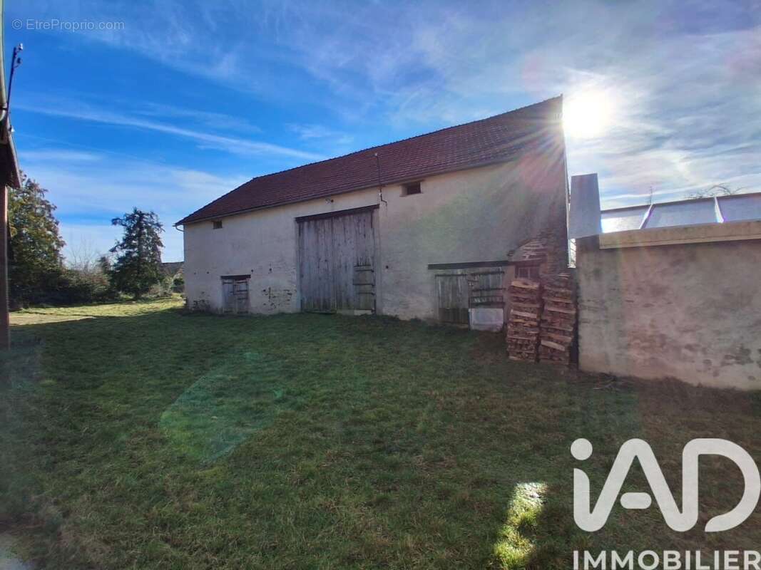 Maison 121 m² à Lalizolle  - photo 2